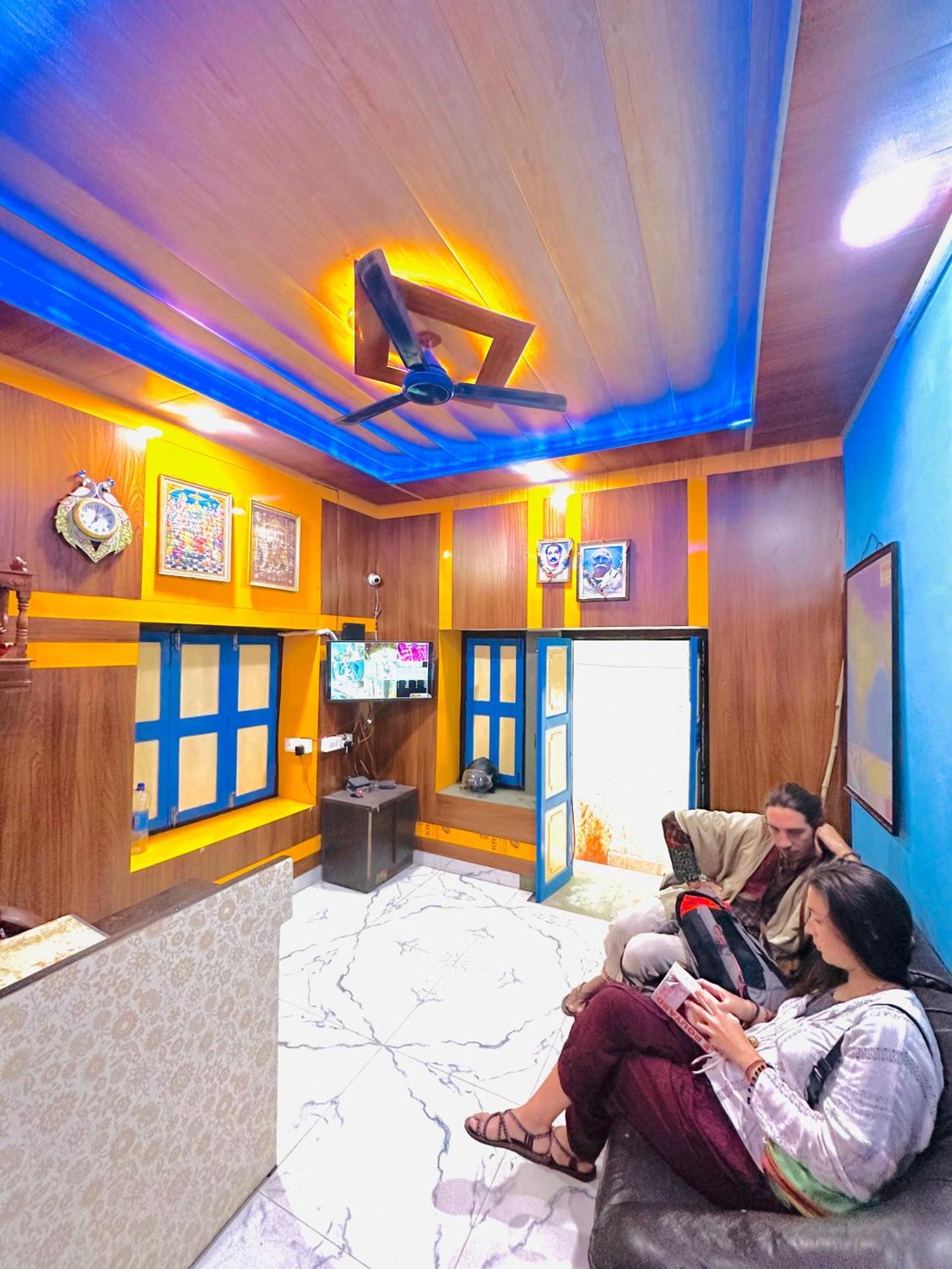 Home Stay Suraj Inn Варанасі Екстер'єр фото