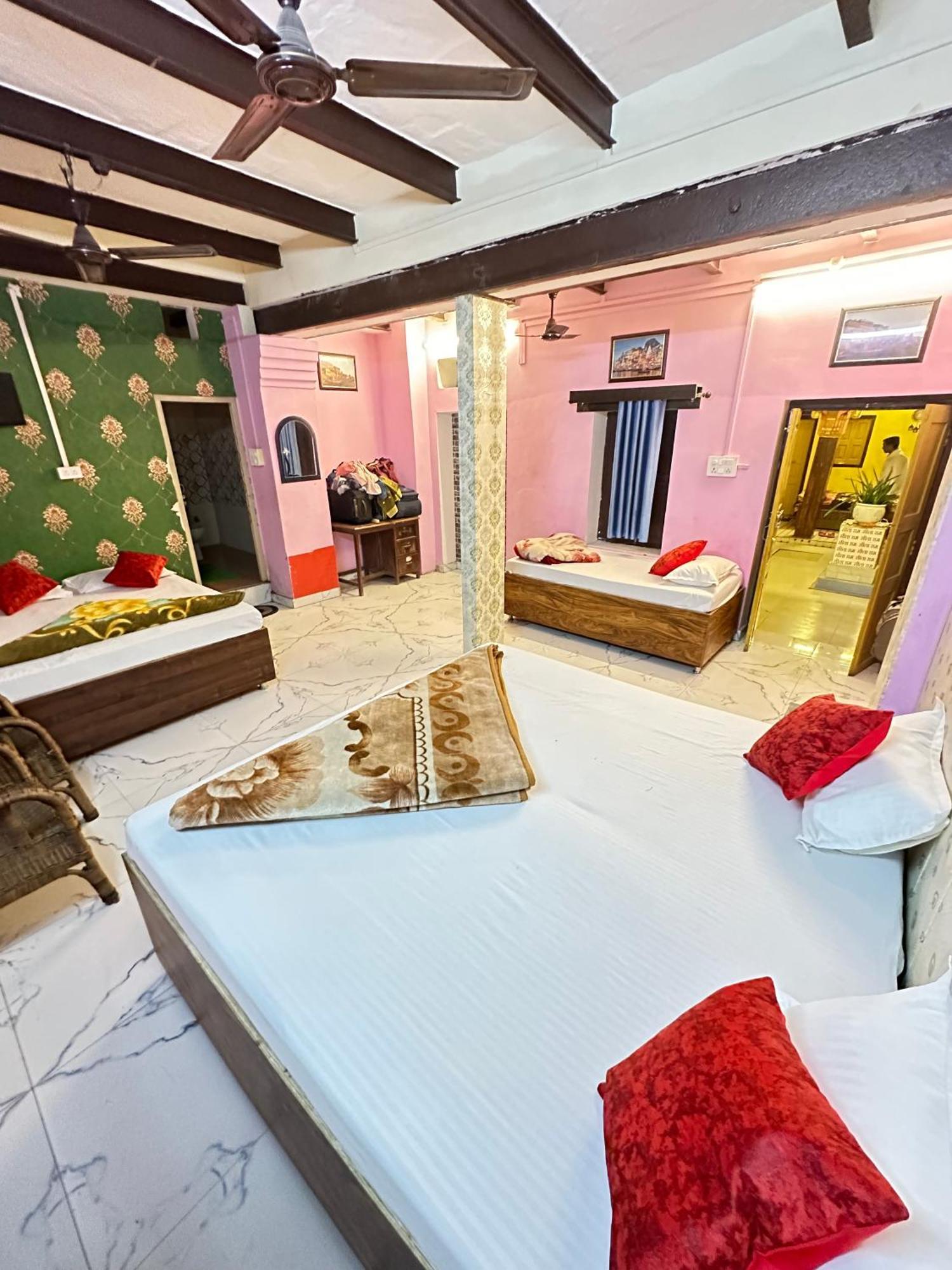 Home Stay Suraj Inn Варанасі Екстер'єр фото