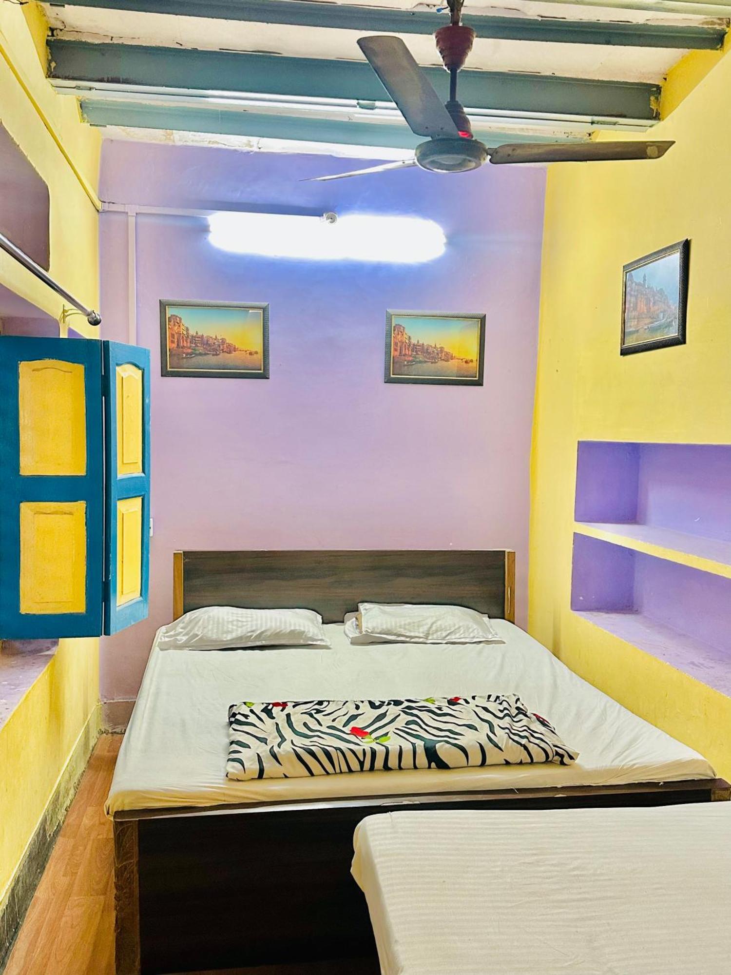 Home Stay Suraj Inn Варанасі Екстер'єр фото