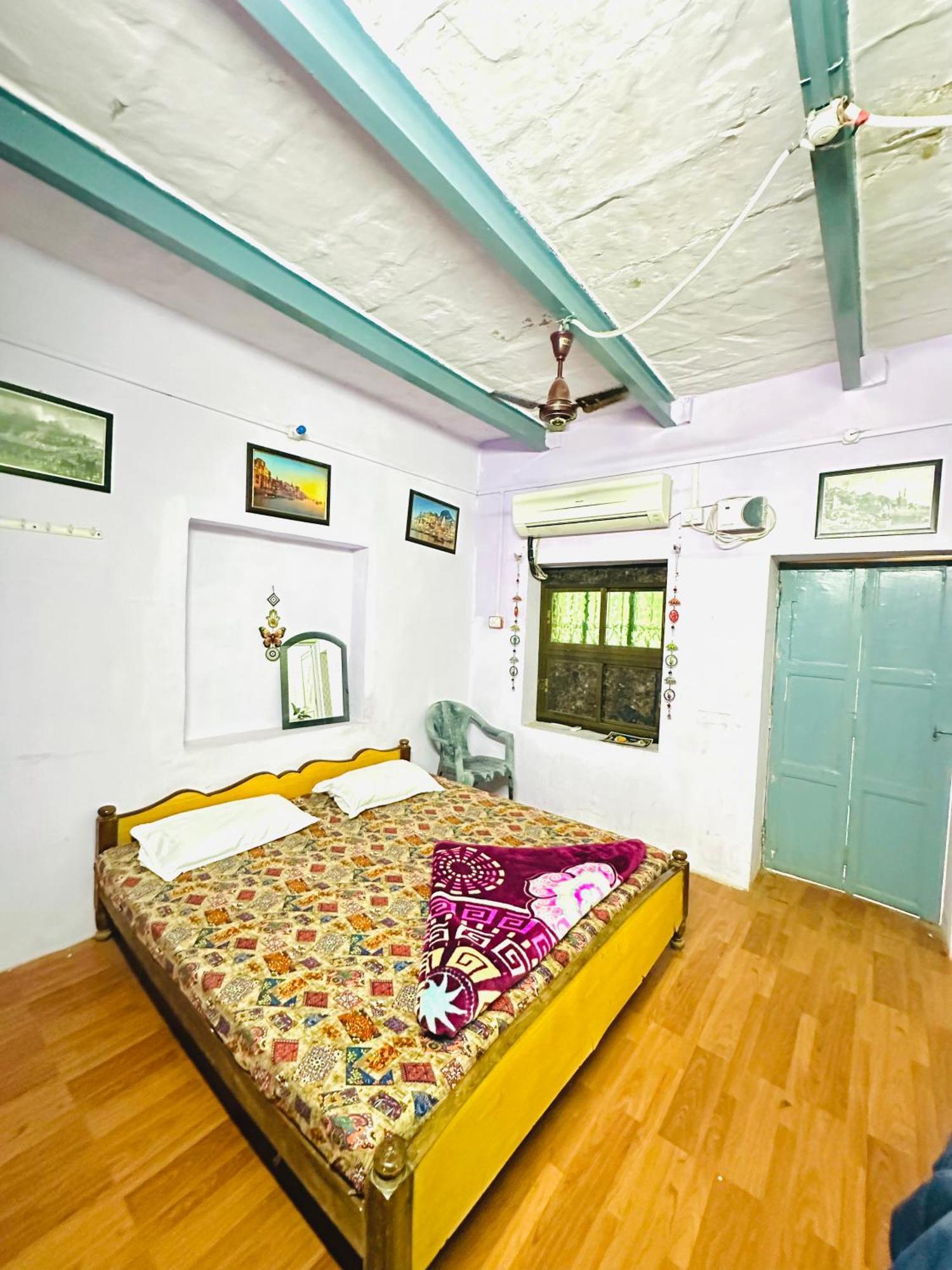 Home Stay Suraj Inn Варанасі Екстер'єр фото