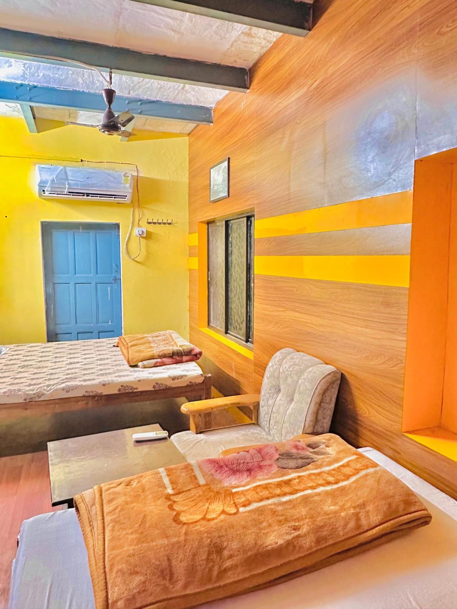 Home Stay Suraj Inn Варанасі Екстер'єр фото